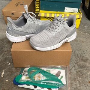 OrthoFeet Kita Grey Sneakers Womens SZ 8 X-Wide NEW Orthopedic Shoes